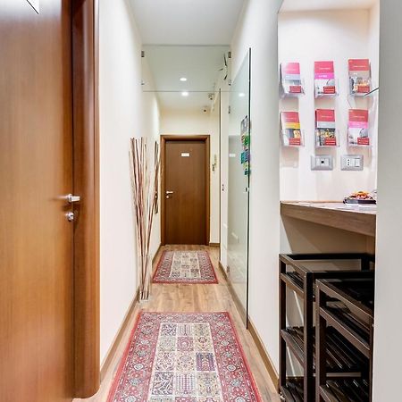 Lhr Coliseum B&B Rzym Zewnętrze zdjęcie