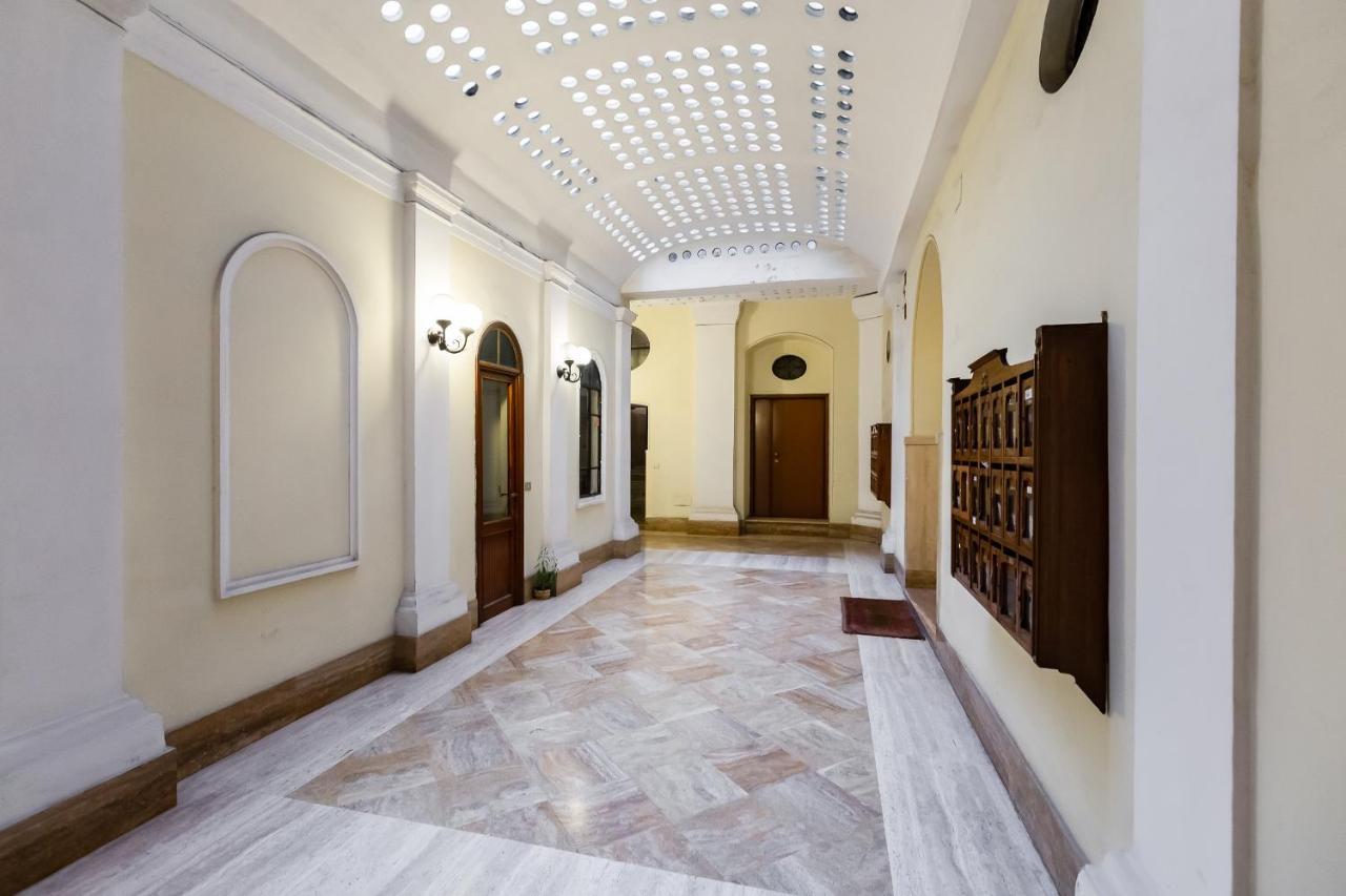 Lhr Coliseum B&B Rzym Zewnętrze zdjęcie